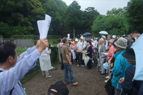 956-大光明寺陵　　都草会員の案内.JPG